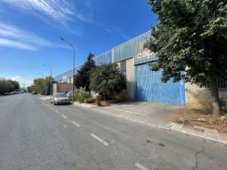 Nave industrial en venta en Maracena