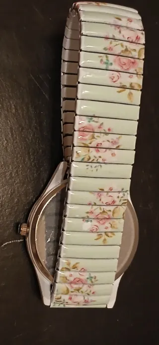 Reloj de chica con flores