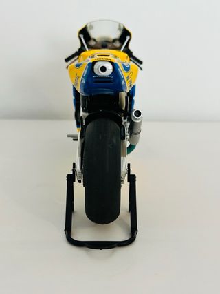 Honda RC211V Max Biaggi 2003