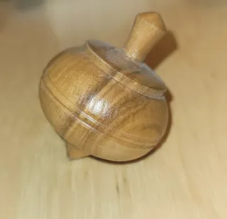 Peonza de madera artesanal