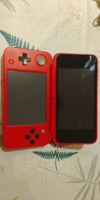 Nintendo 2DS XL Edizione Pokeball Rossa