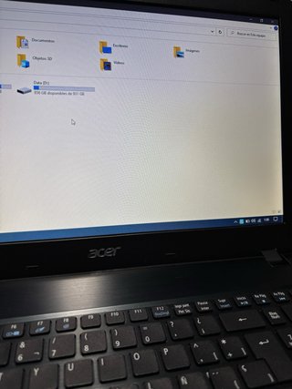 Portátil Acer Aspire ES1-575