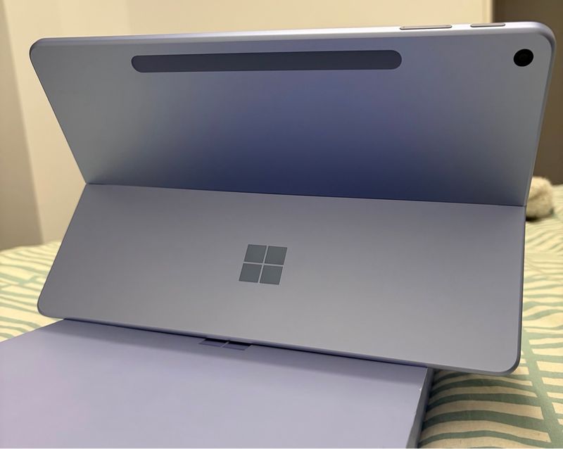 Microsoft Surface Pro Copilot+PC 12” Violeta