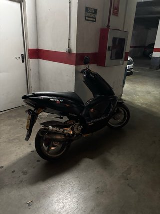 Aprilia Area 51 49cc Scooter Negra