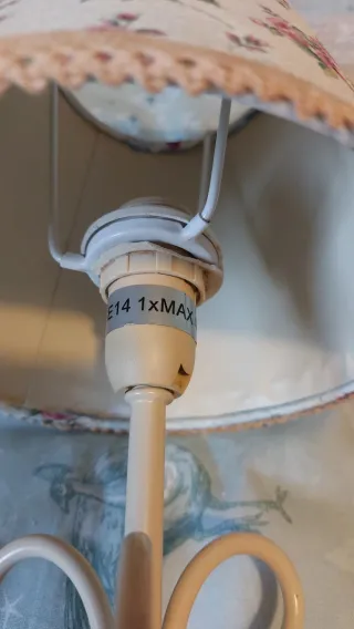 Lámpara Vintage Mesa Flores Rosas