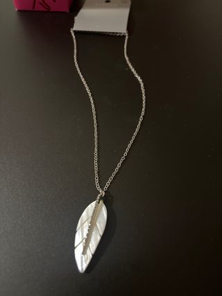 Conjunto Parfois Pluma Nácar Collar y Pulsera