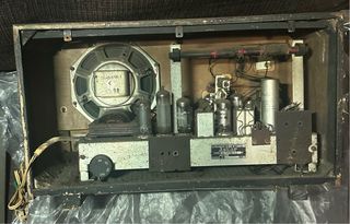 Radio antigua a válvula Askar AE1432A