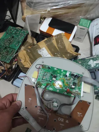 Riparazione di schede elettroniche per lavatrici, frigoriferi e altro