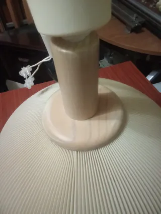 Lámpara vintage beige y blanca