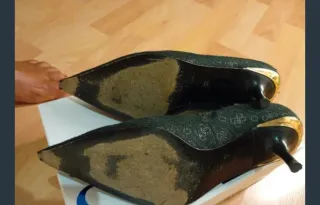 Zapatos de tacón Guess negros