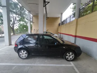 Volkswagen Golf 2000