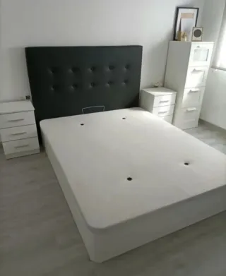 Canapés y colchones individuales / Matrimoniales