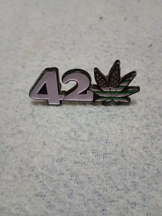 Lote 11 Pins Colección Variada