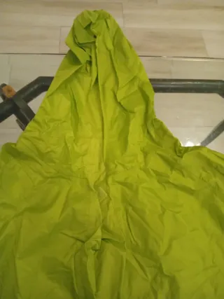 Chubasquero Quechua Verde