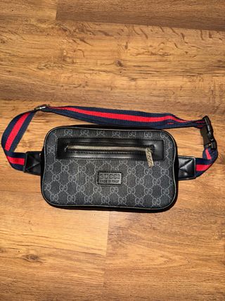 Riñonera Gucci Negra y Roja