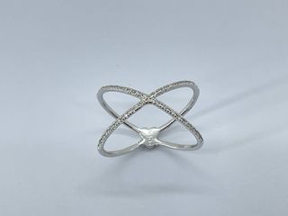 anillo oro 18k con piedra con diamante