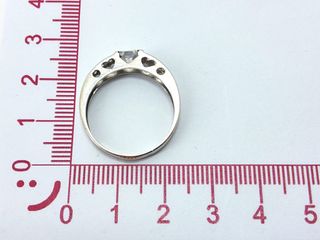 anillo oro 18k con piedra con circonita