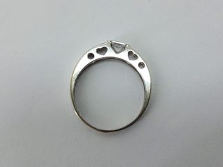 anillo oro 18k con piedra con circonita