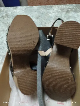 Sandalias Worten Beige/Negro Talla 37 Nuevas