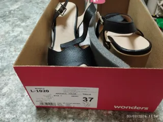 Sandalias Worten Beige/Negro Talla 37 Nuevas