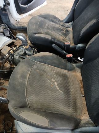 JUEGO ASIENTOS COMPLETO PEUGEOT 208