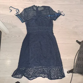 Vestido nuevo encaje azul talla XS