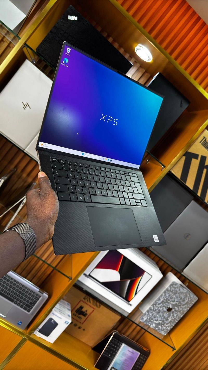Dell XPS  15 16go de ram 512ssd GPU rxt 8go i7
