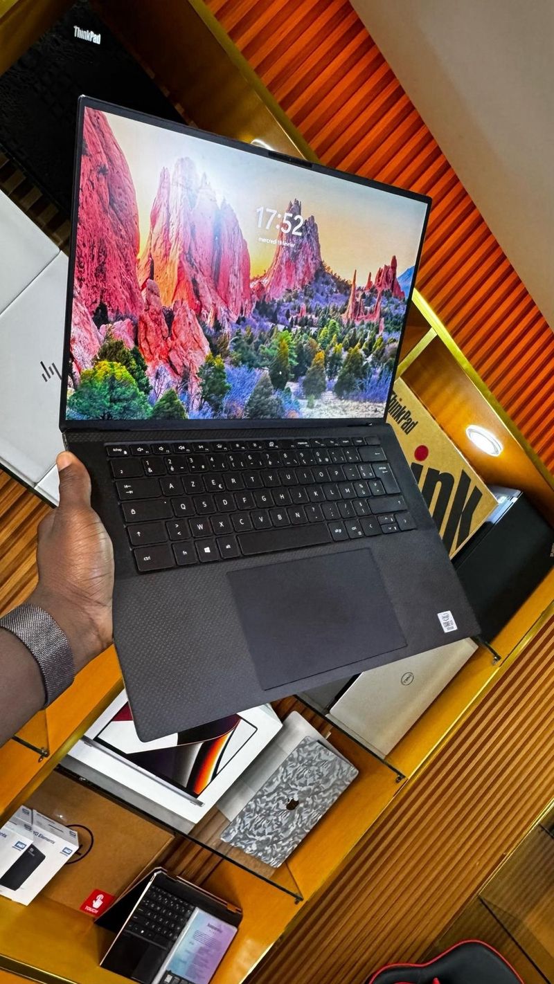 Dell XPS  15 16go de ram 512ssd GPU rxt 8go i7 afbeelding 2