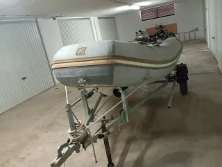 Barca zodiac con remolque