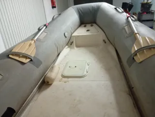 Barca zodiac con remolque