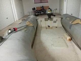 Barca zodiac con remolque