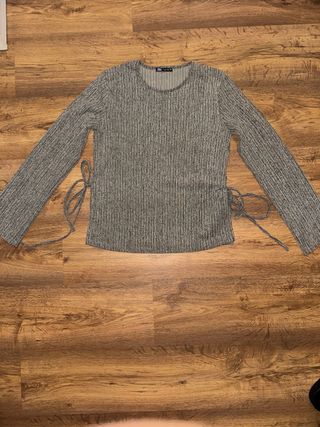 Sudadera Zara gris con cordones