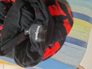 Jersey Desigual Negro y Rojo