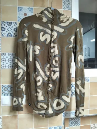 Jersey Desigual Negro y Rojo