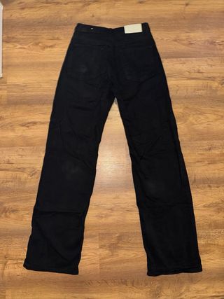 Pantalón vaquero negro ancho