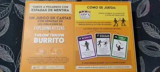 Juego: Vamos a pegarnos con espadas de mentira.