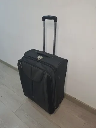 Maleta mediana/ grande con ruedas
