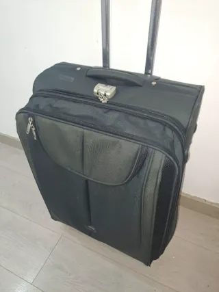 Maleta mediana/ grande con ruedas