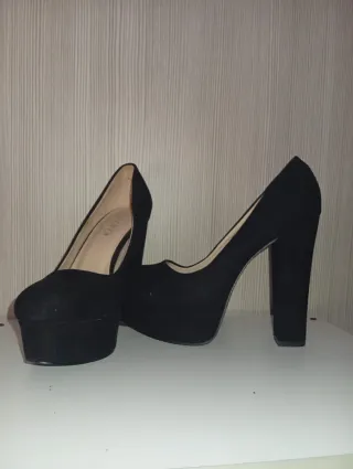 Tacones negros de plataforma