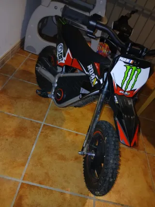 Moto Eléctrica Infantil 150W