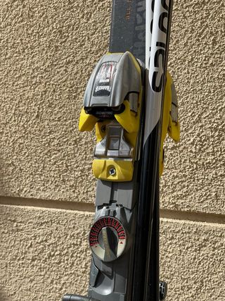 Esquís Scott con bastones Salomon