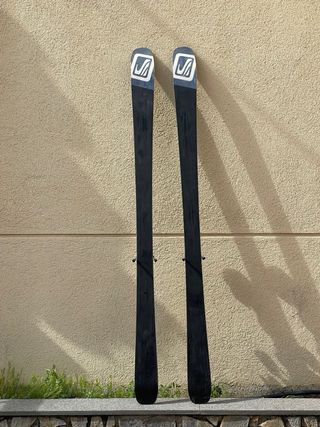 Esquís Scott con bastones Salomon