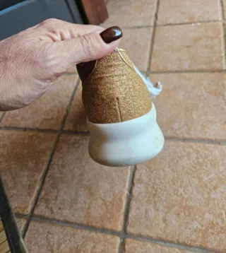 Sneakers oro borchiate