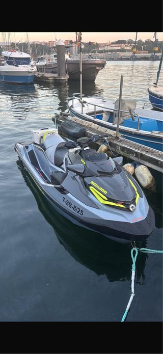 Moto de Agua Sea-Doo RXT 325 RS 2025