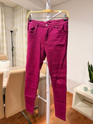 Pantalones vaqueros rosas mujer