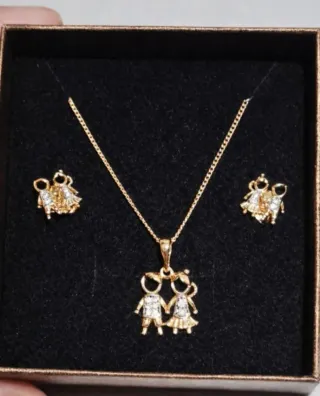 Conjunto oro pendientes y gargantilla