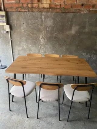 Mesa de comedor y 6 sillas