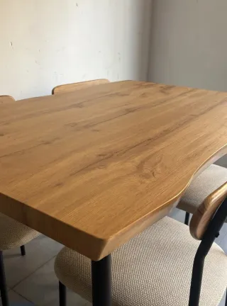 Mesa comedor y 4 sillas madera y metal
