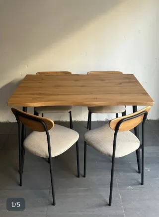 Mesa comedor y 4 sillas madera y metal