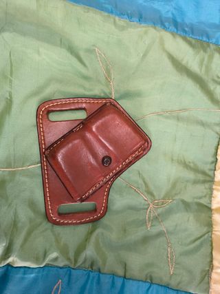 Porta caricatori in pelle